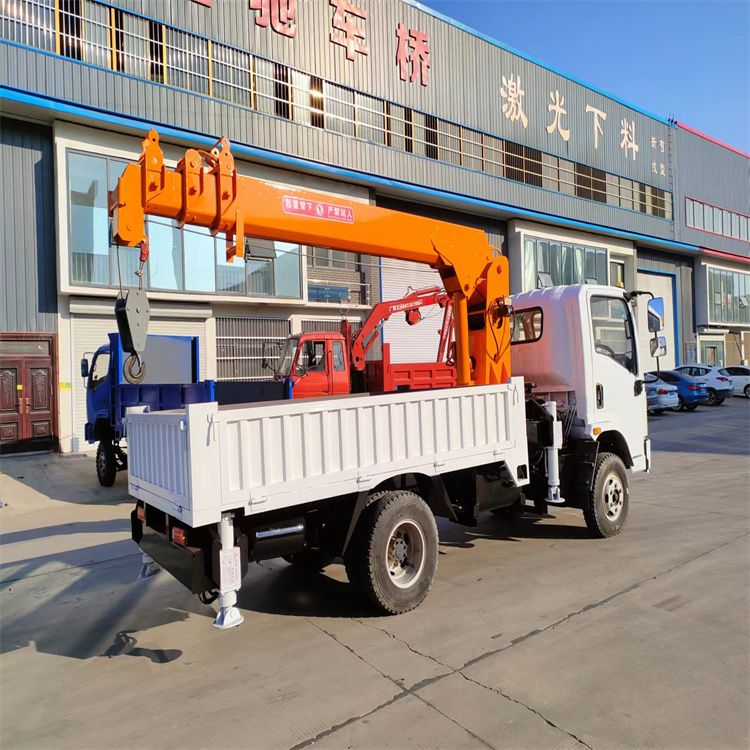 仑背乡三轮随车吊定制 农用改装机自备吊中瑞长期出售