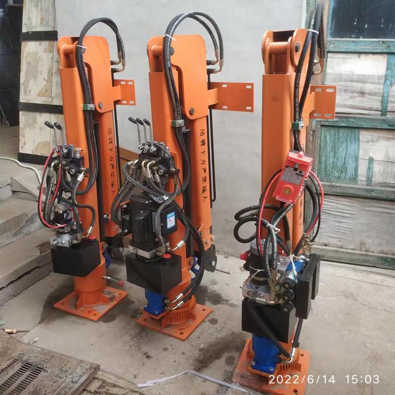 仑背乡重汽蓝牌随车吊 3.2吨 国六动力强 液压驱动 农用自卸起重机